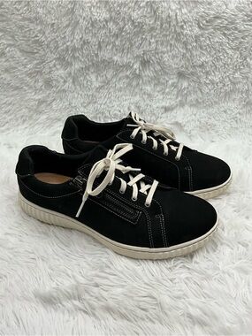 Clarks Collection Sneakers Size 11W Black w/ White Soles and Laces Zip Side